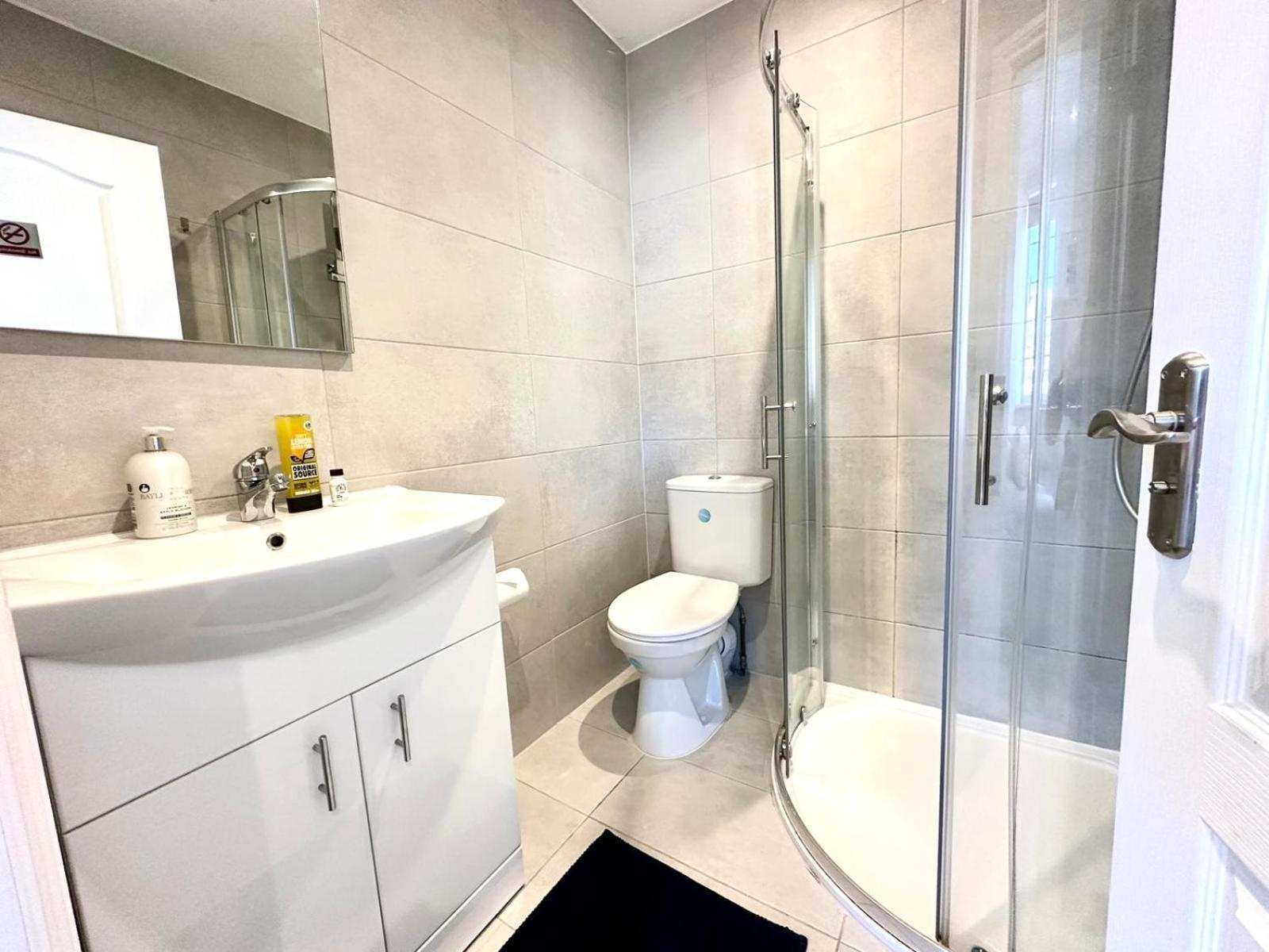 Spectacular Modern, Private Apartment,15 Mins To Central London Hendon Exterior photo